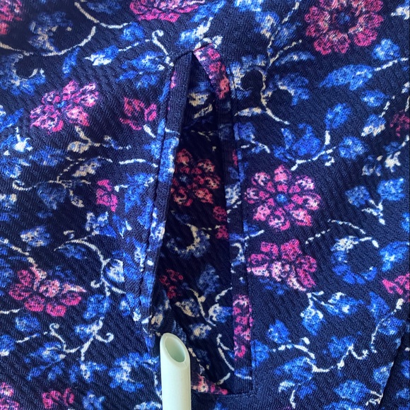 Lily Morgan vest with flower and zip. With pockets - Picture 7 of 10